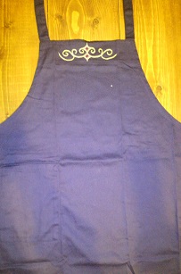 講師（宇佐　照代）　アイヌ文様エプロン